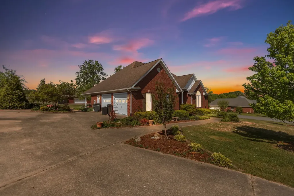 204 Wellsbrook Circle Fayetteville TN 37334