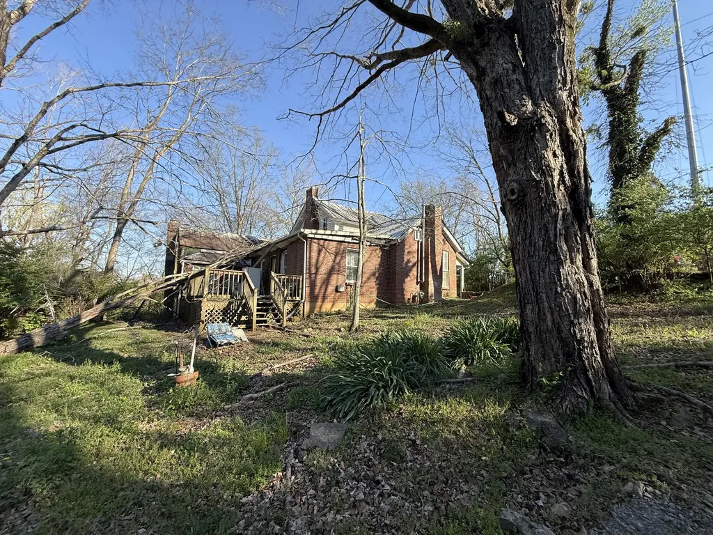 1507 Franklin Street Clarksville TN 37040