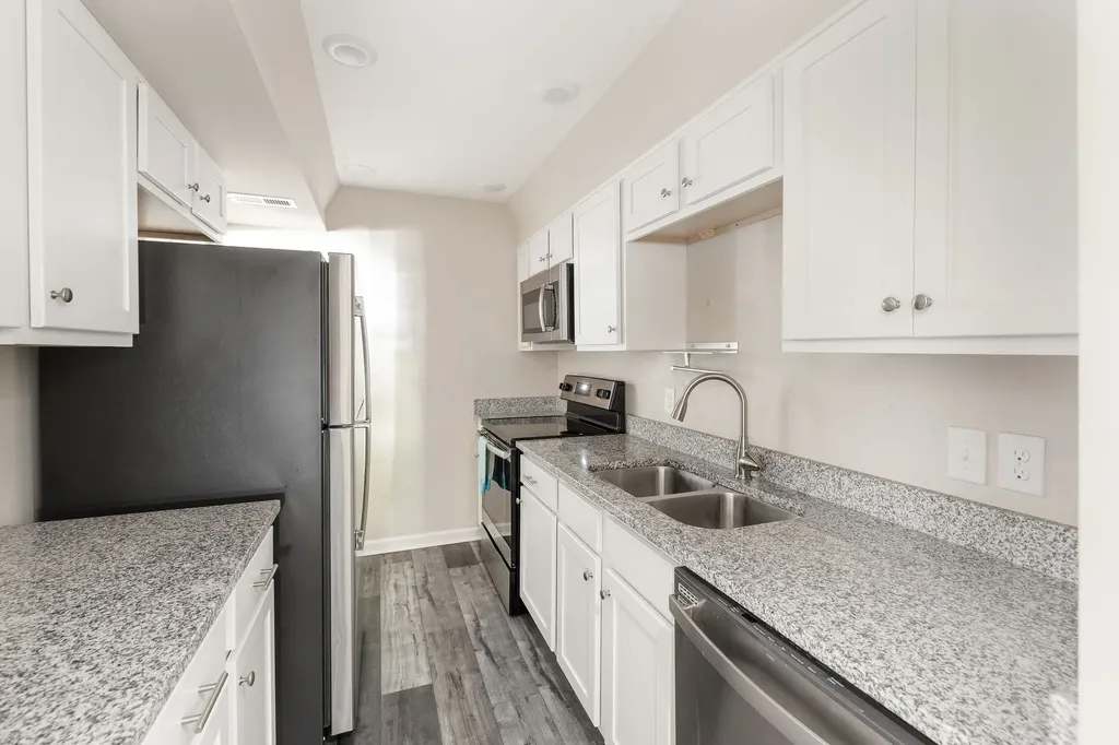 5025 Hillsboro Pike Nashville TN 37215