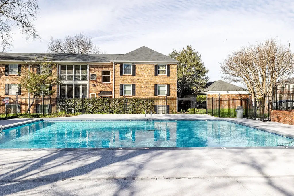 5025 Hillsboro Pike Nashville TN 37215
