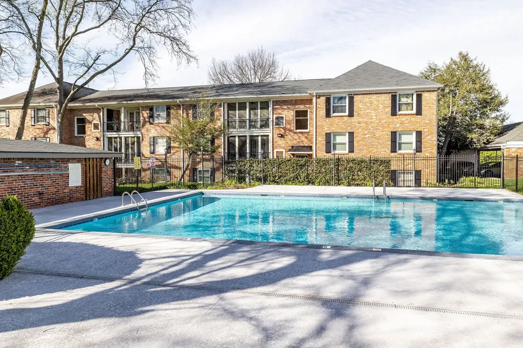 5025 Hillsboro Pike Nashville TN 37215