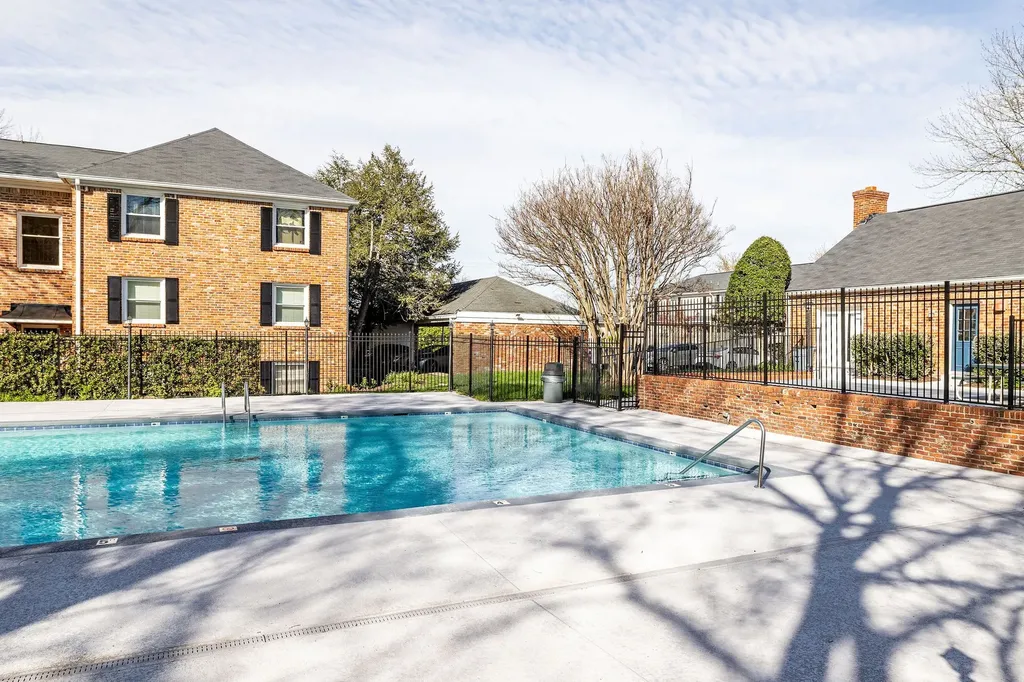 5025 Hillsboro Pike Nashville TN 37215