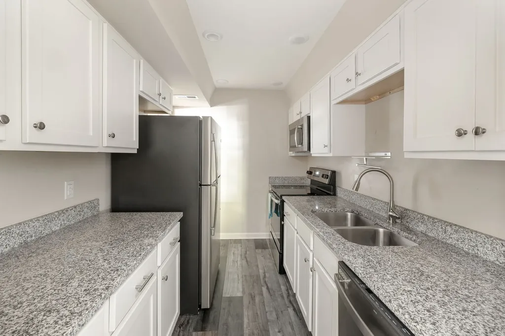 5025 Hillsboro Pike Nashville TN 37215