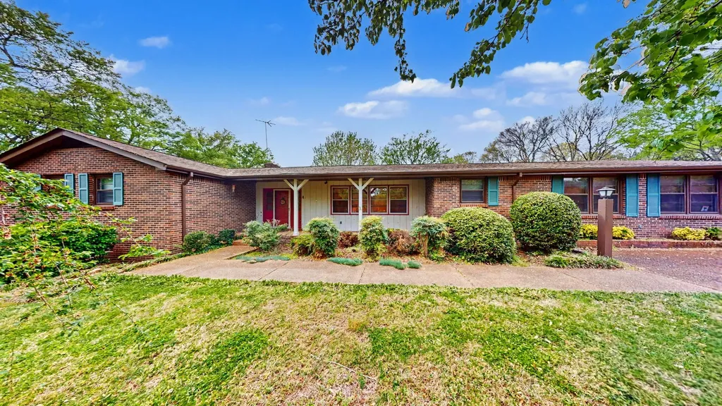 2413 Fly Road Nolensville TN 37135