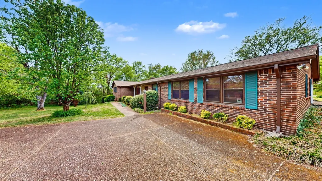 2413 Fly Road Nolensville TN 37135