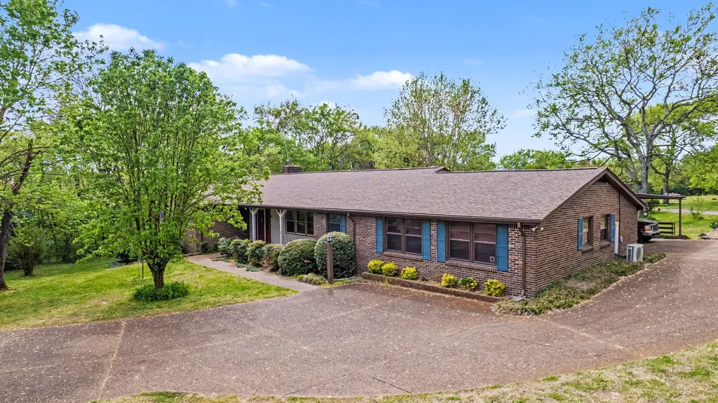 2413 Fly Road Nolensville TN 37135