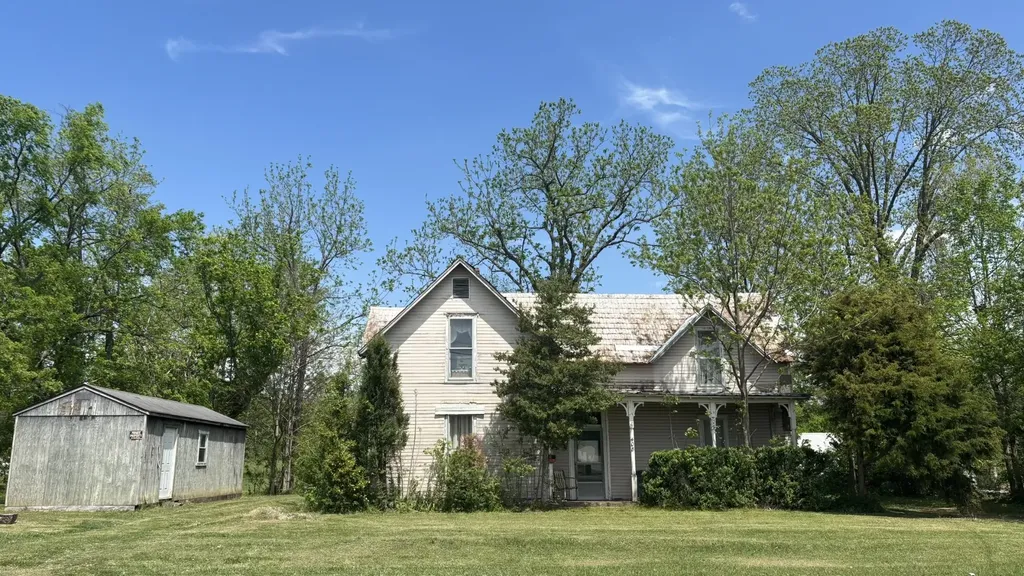 408 College Street Lafayette TN 37083