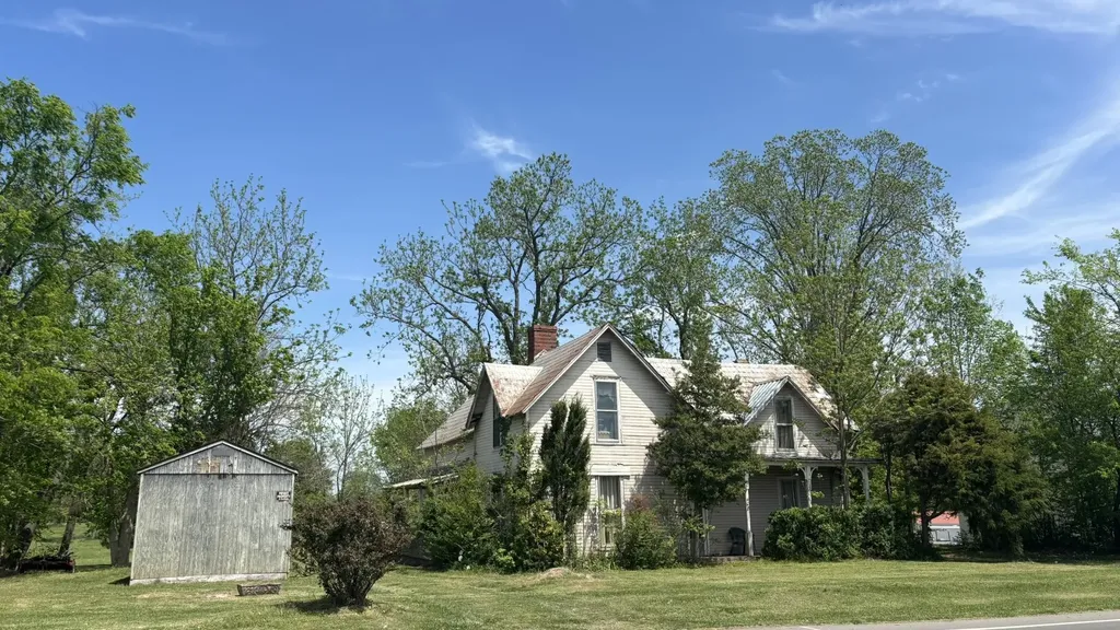 408 College Street Lafayette TN 37083