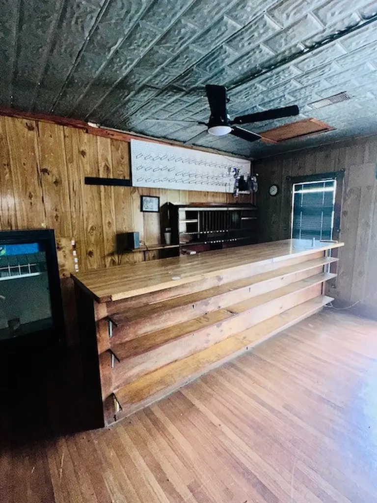 2007 Highway 100, W Centerville TN 37033