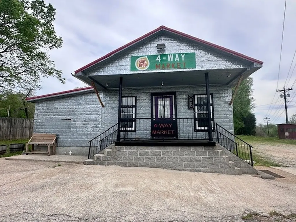 2007 Highway 100, W Centerville TN 37033