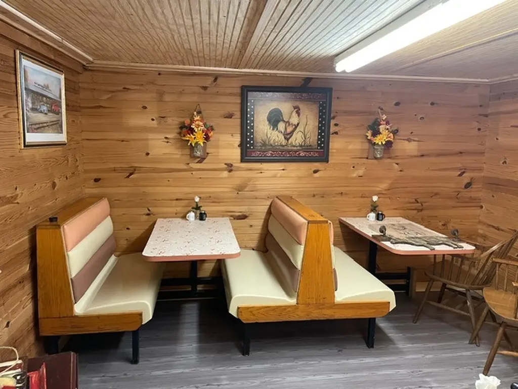 2007 Highway 100, W Centerville TN 37033