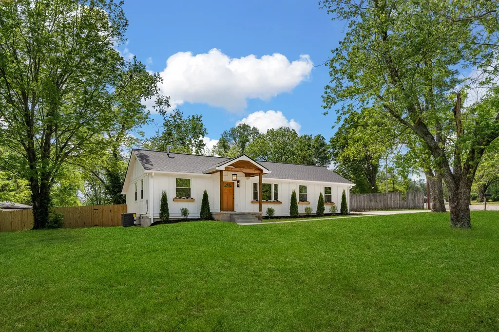 2935 Emery Drive Nashville TN 37214
