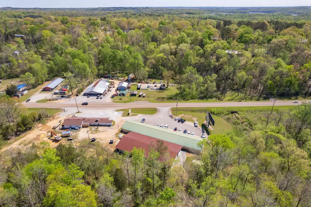 2210 Highway 641 S Parsons TN 38363