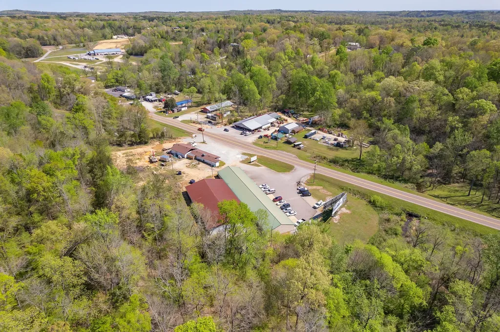 2210 Highway 641 S Parsons TN 38363