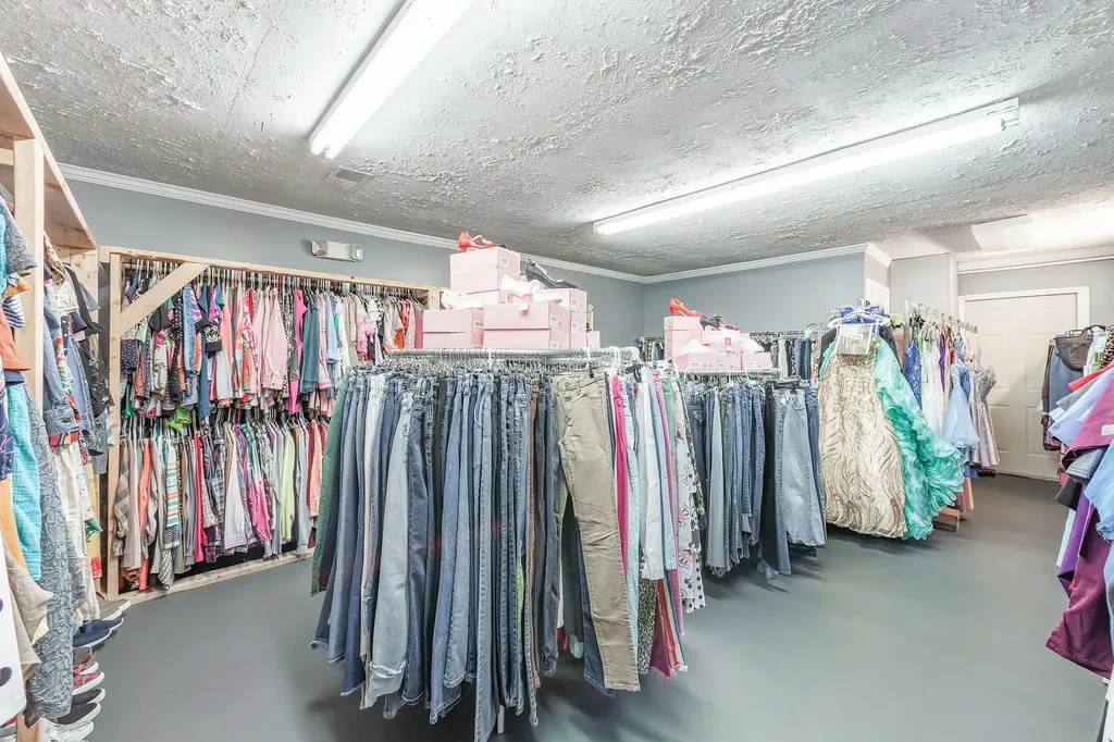 2210 Highway 641 S Parsons TN 38363