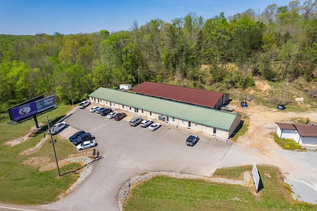 2210 Highway 641 S Parsons TN 38363
