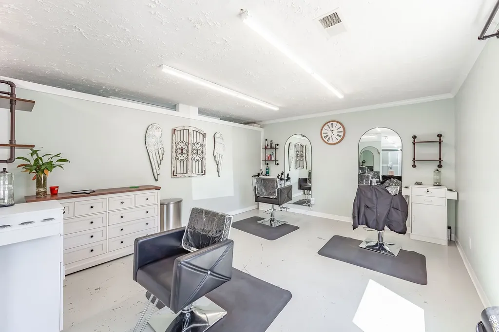 2210 Highway 641 S Parsons TN 38363