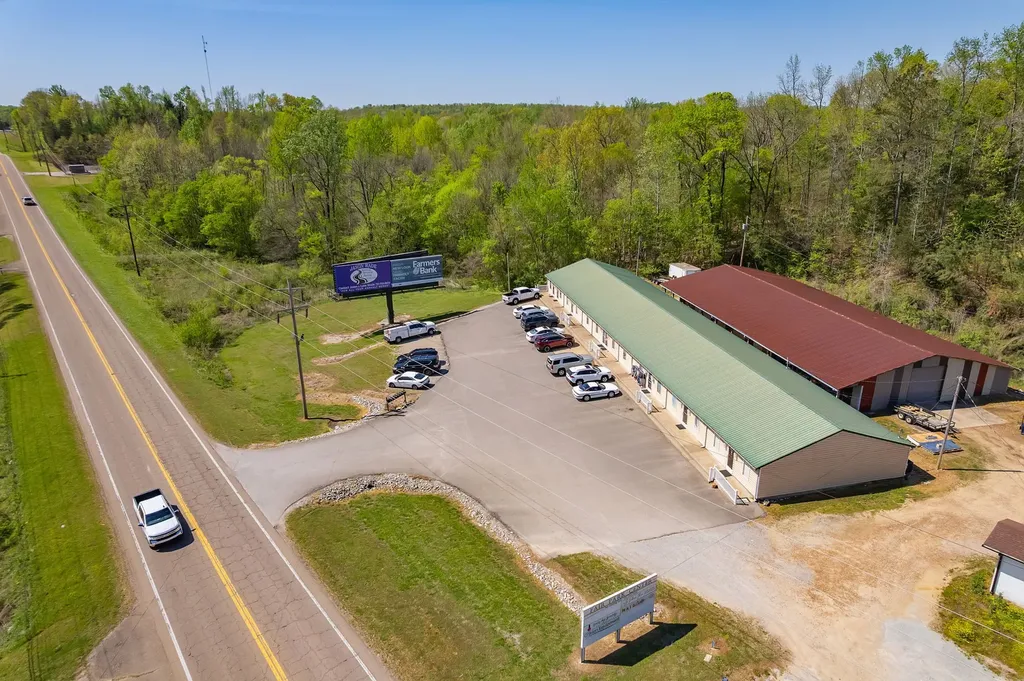 2210 Highway 641 S Parsons TN 38363