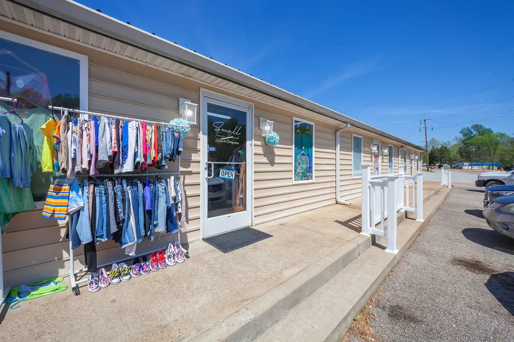 2210 Highway 641 S Parsons TN 38363