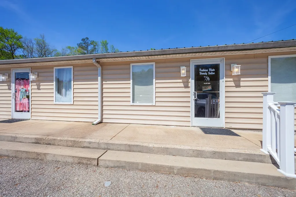 2210 Highway 641 S Parsons TN 38363