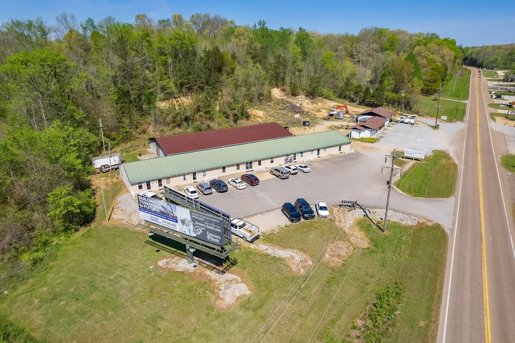 2210 Highway 641 S Parsons TN 38363