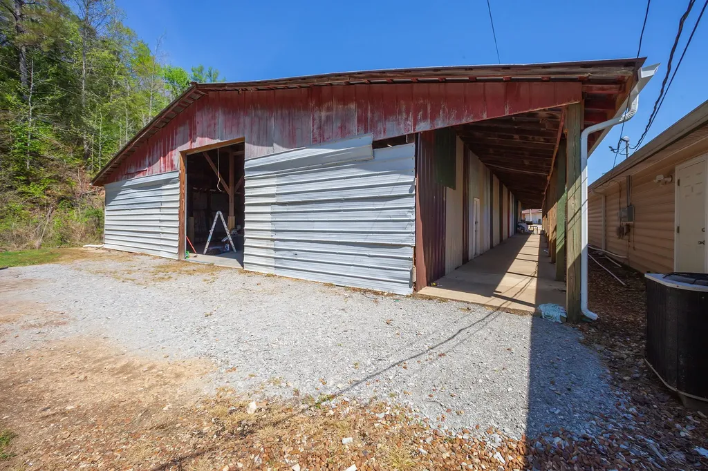 2210 Highway 641 S Parsons TN 38363