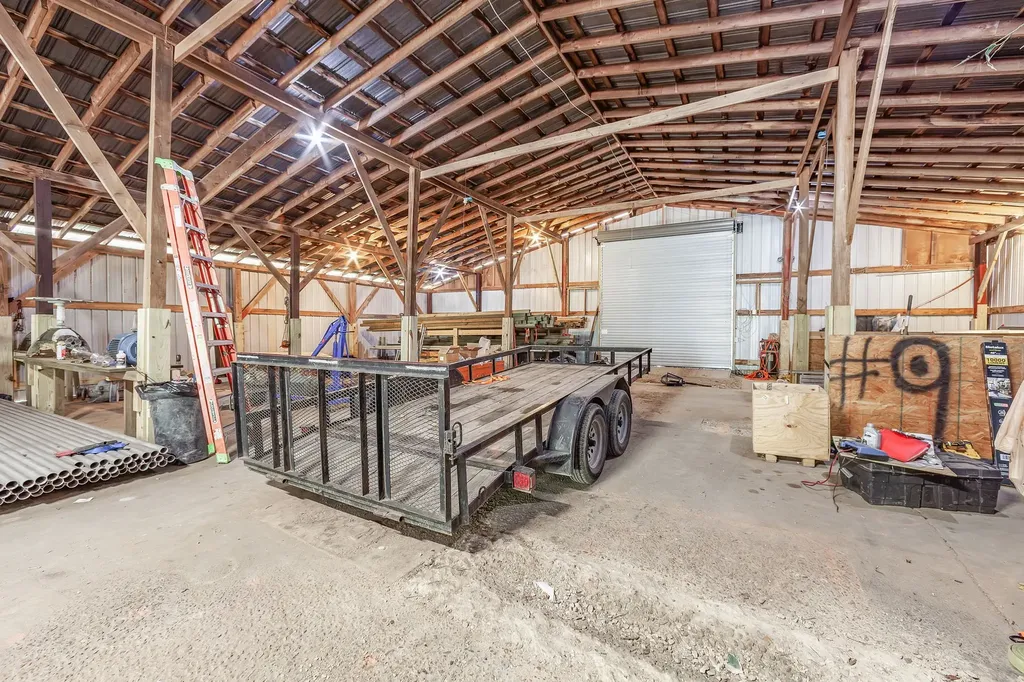 2210 Highway 641 S Parsons TN 38363
