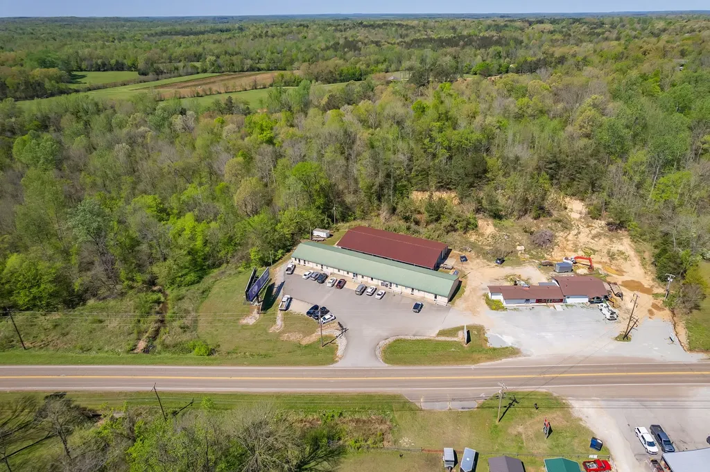 2210 Highway 641 S Parsons TN 38363