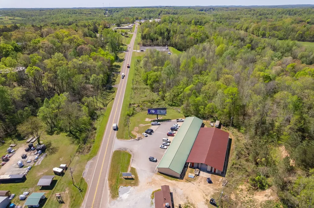 2210 Highway 641 S Parsons TN 38363