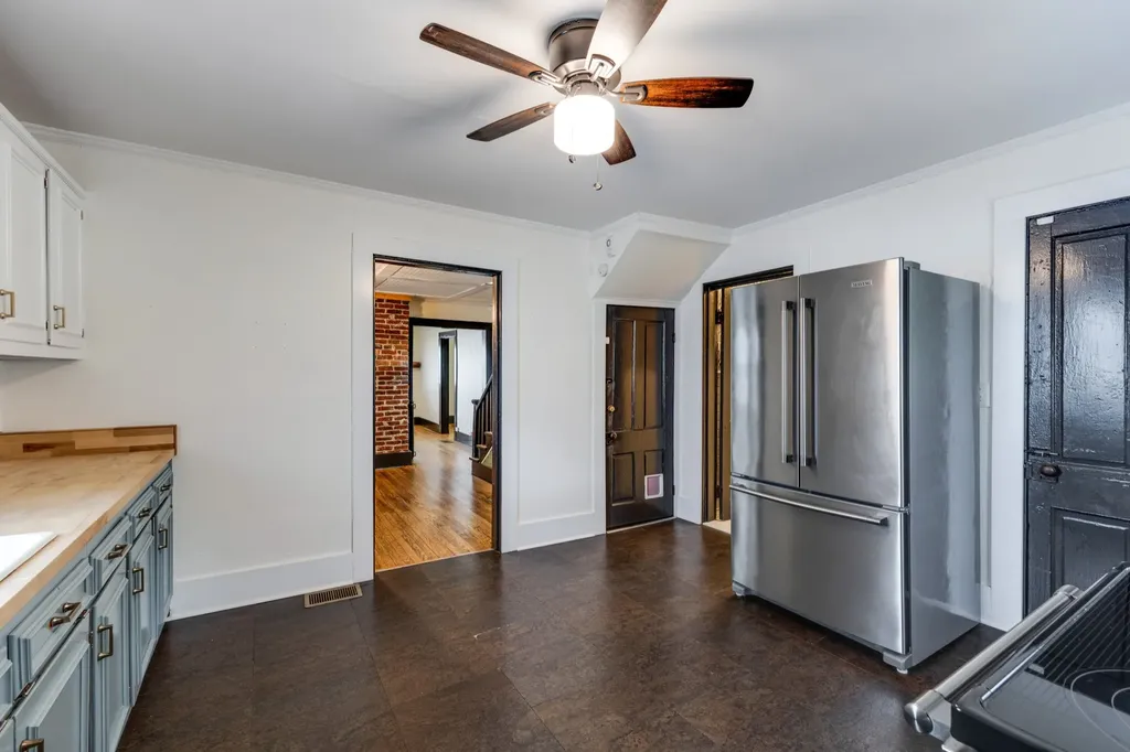 913 31st Ave, N Nashville TN 37209
