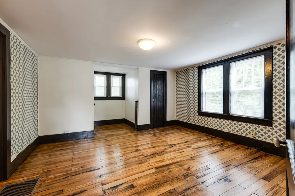 913 31st Ave, N Nashville TN 37209