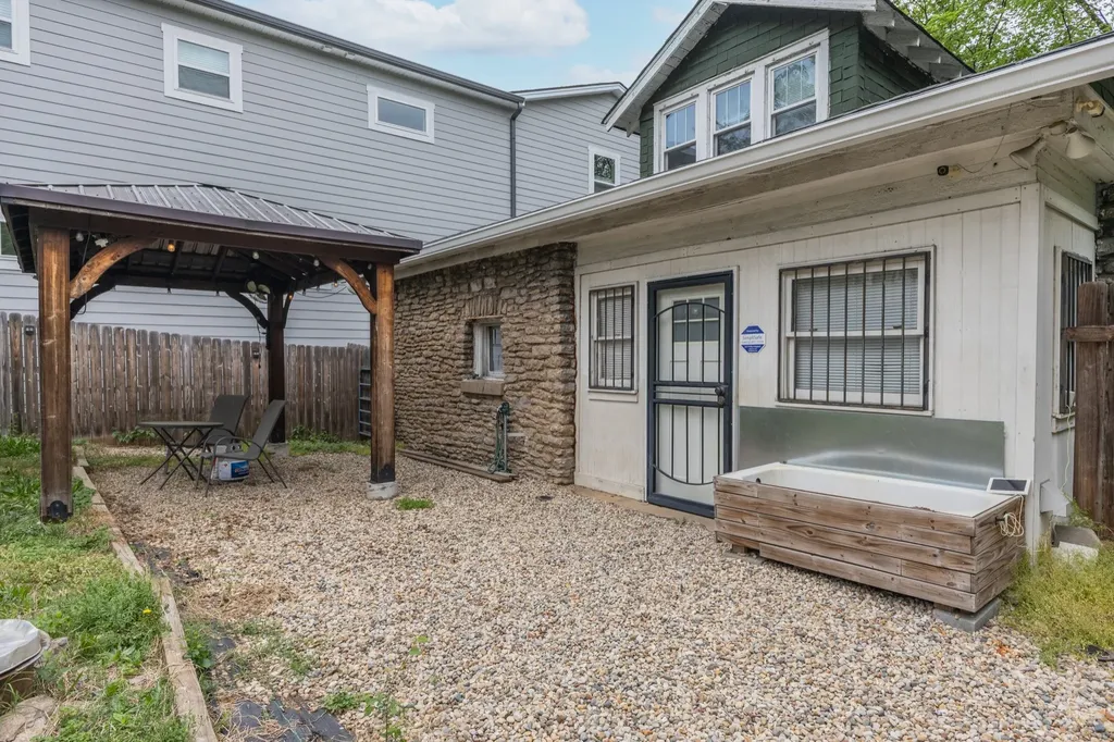 913 31st Ave, N Nashville TN 37209