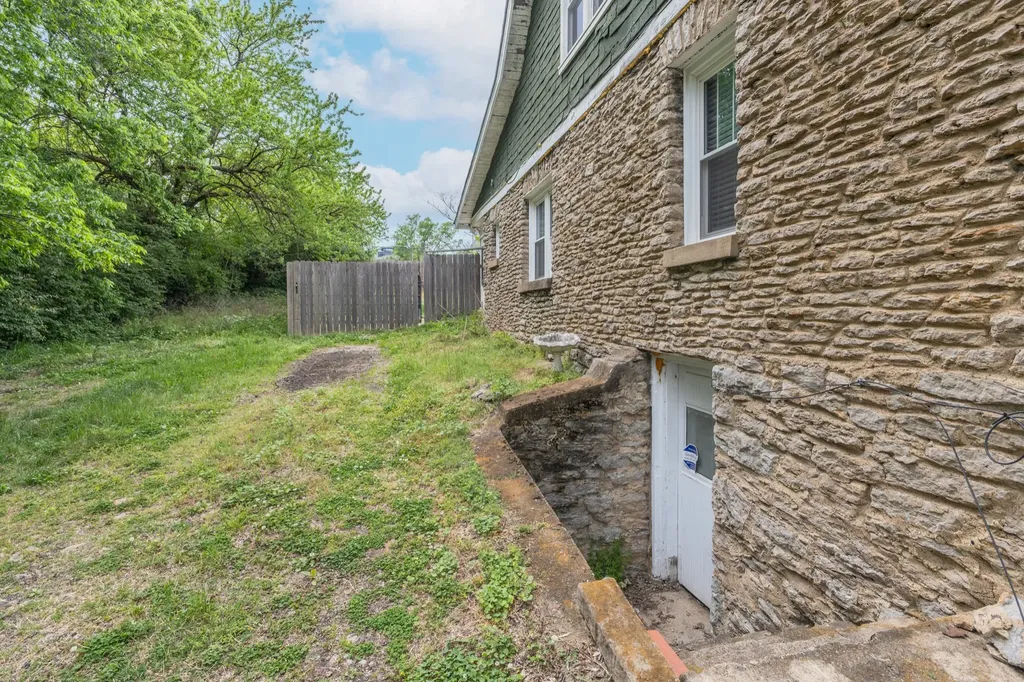 913 31st Ave, N Nashville TN 37209