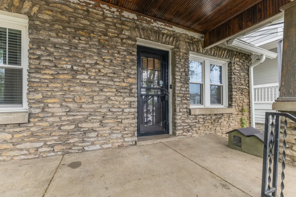 913 31st Ave, N Nashville TN 37209
