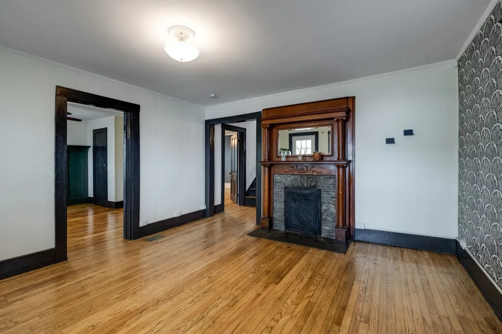 913 31st Ave, N Nashville TN 37209
