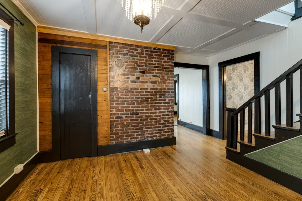 913 31st Ave, N Nashville TN 37209