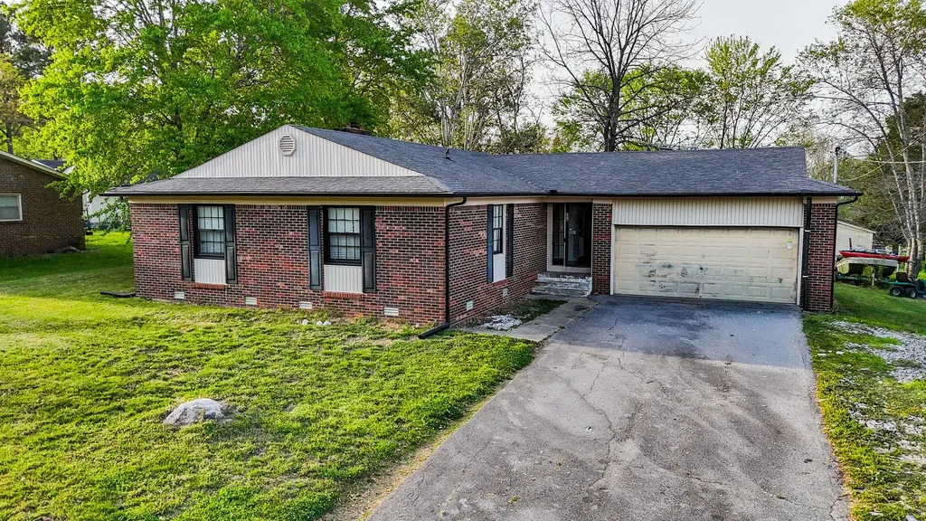 206 Hilltop Drive Shelbyville TN 37160