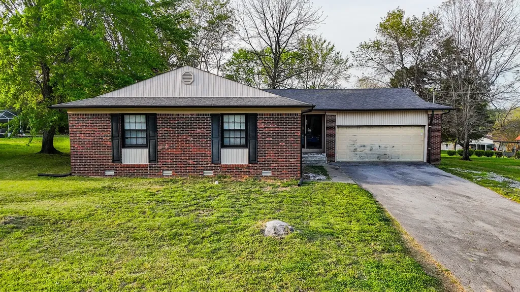 206 Hilltop Drive Shelbyville TN 37160