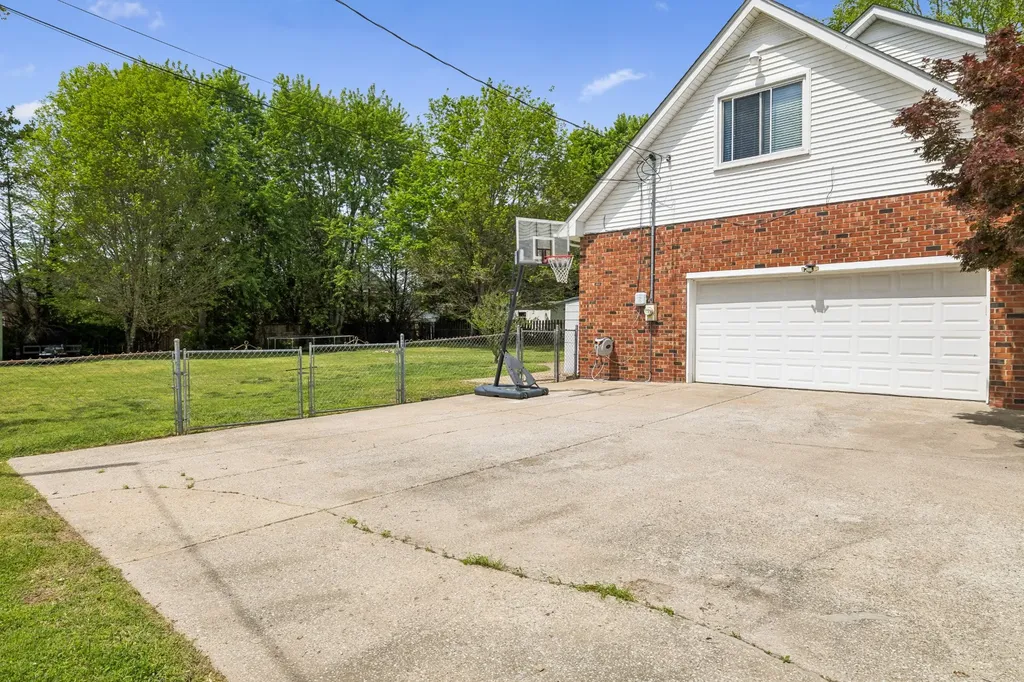 2884 Cages Bend Road Gallatin TN 37066