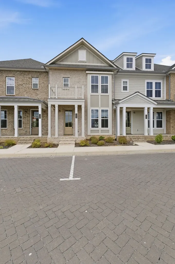 124 Nearwater Place Hendersonville TN 37075