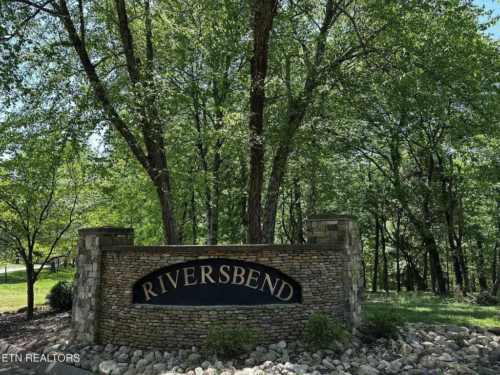 6625 Riverview Golf Drive Loudon TN 37774