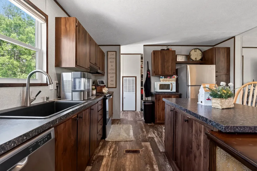 372 E Airport Drive Mcminnville TN 37110