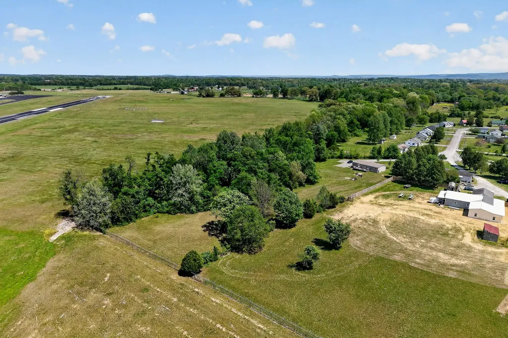 372 E Airport Drive Mcminnville TN 37110