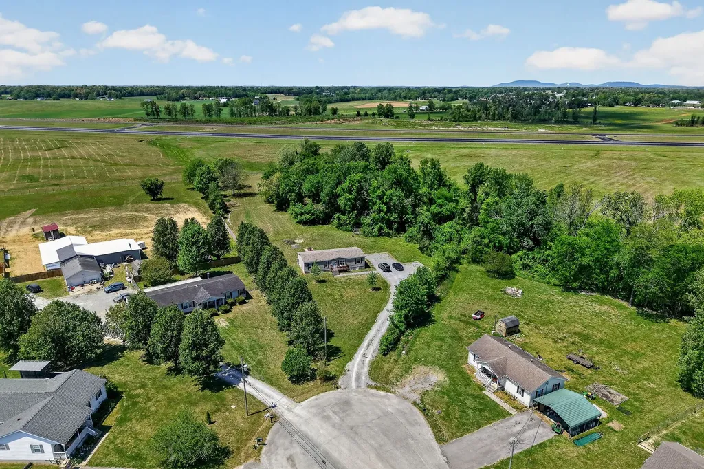 372 E Airport Drive Mcminnville TN 37110