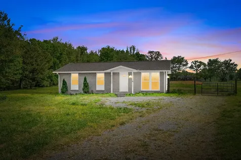 1912 Woodlawn Road Clarksville TN 37042