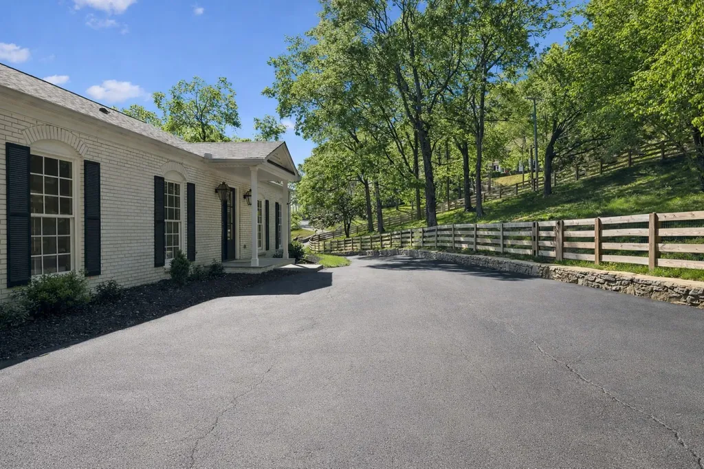 5622 Hillview Drive Brentwood TN 37027