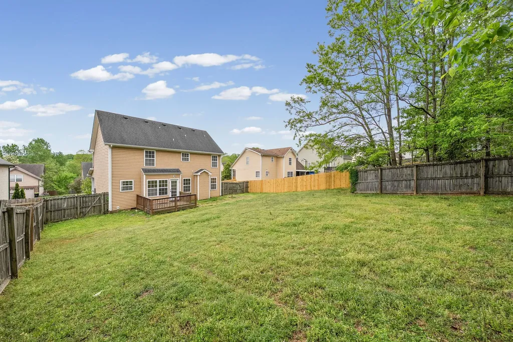 1109 Ishee Drive Clarksville TN 37042
