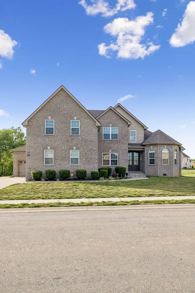 333 Clarabelle Lane Clarksville TN 37040