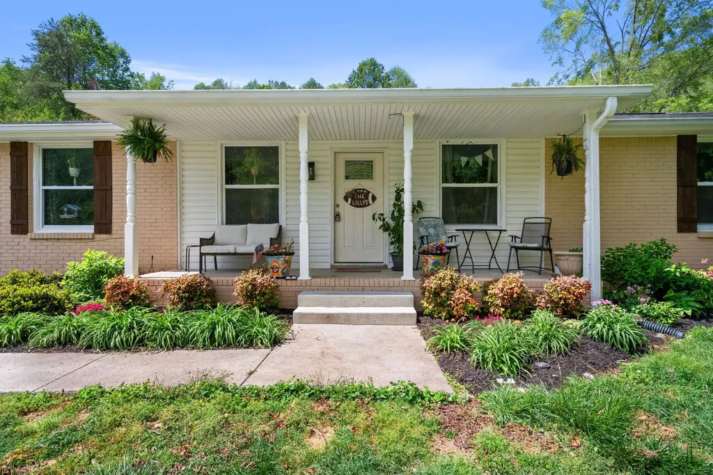 1142 Indian Springs Road Pegram TN 37143