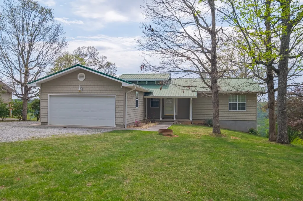 1927 Laurel Lake Drive Monteagle TN 37356